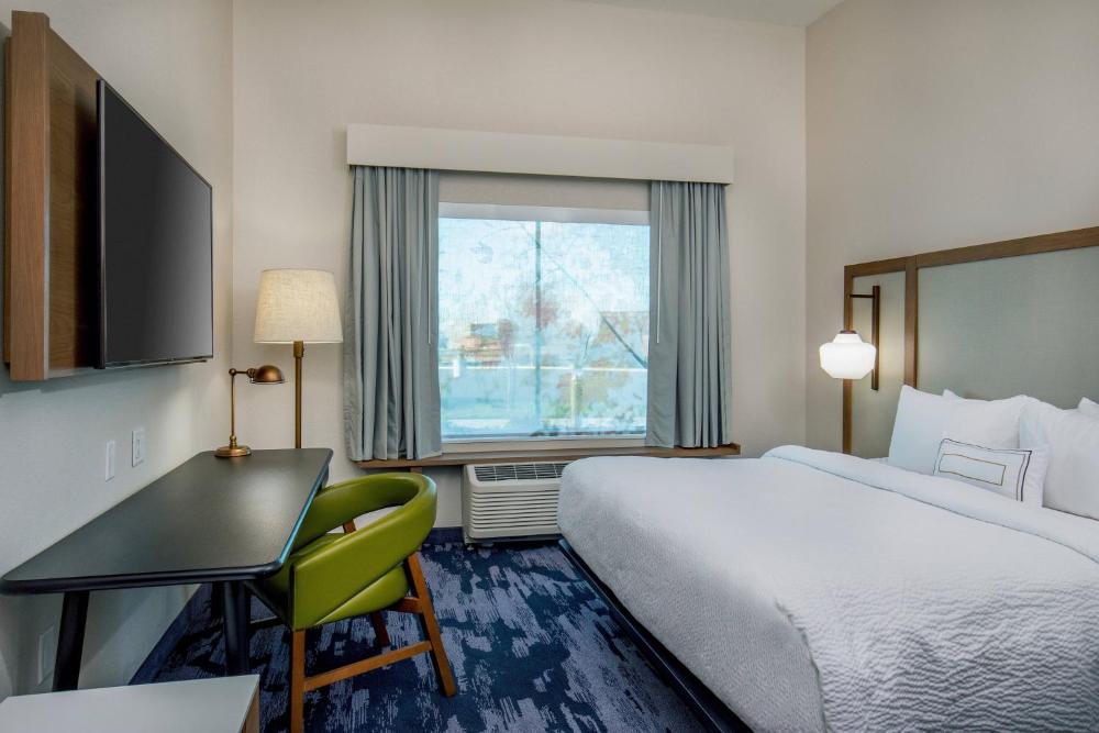 King Guest Room interior